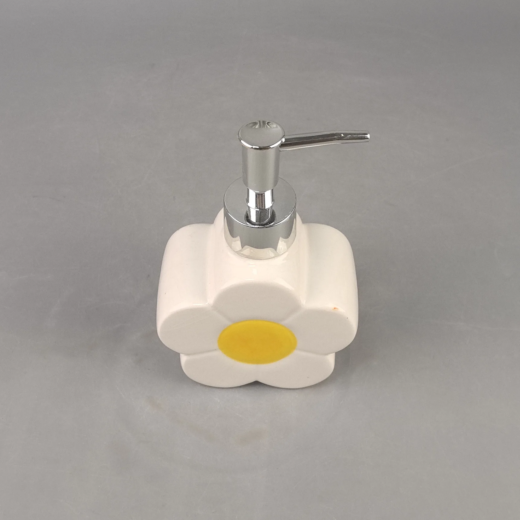 

215ml Cute Bathroom Toilet Flower Milk Bottle Liquid Dispensing Bottle Hand Soap Bottle Shower Gel Shampoo