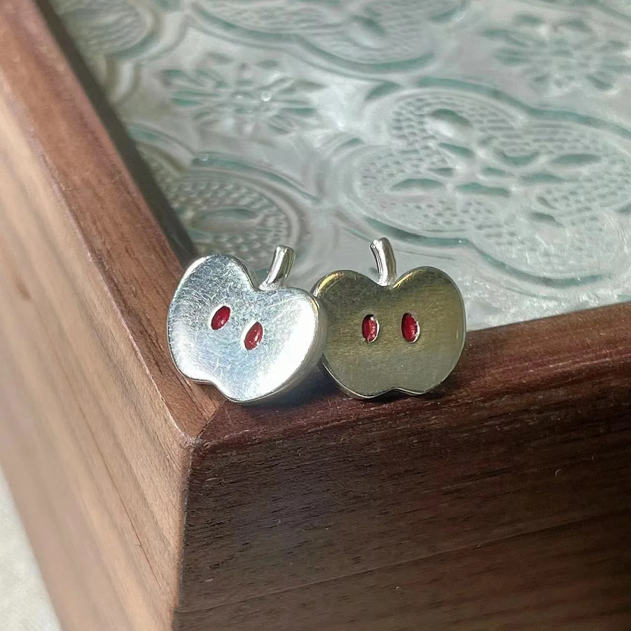 The Exterior Is Red and Hot While The Interior Is White and Beautiful Half Cut Apple Earring Are Fashionable Small and Exquisite