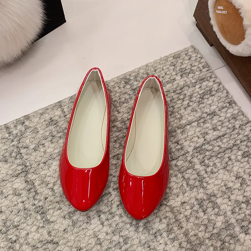 

Candy Color 35-42 Women's Pointed Toe Casual Work Shoes Patent Leather Shallow Mouth Women Flats Comfortable Slip on Single Shoe