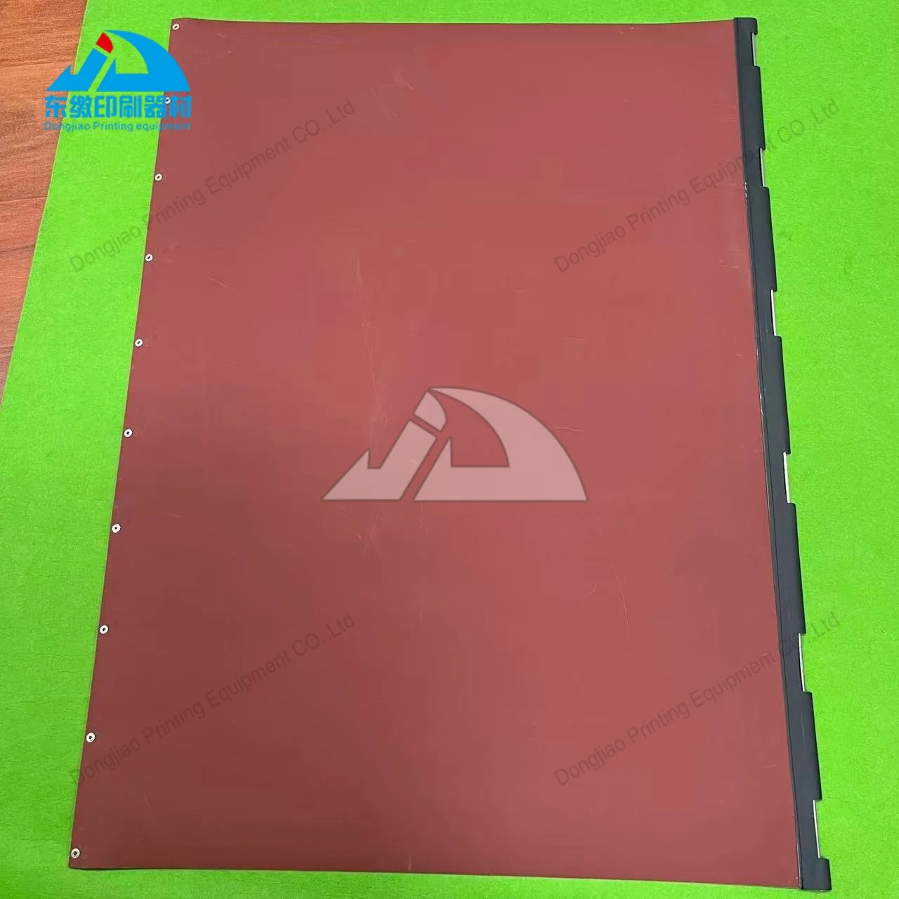 

Запчасти для полиграфического оборудования: Защитный чехол для цилиндра 1035x770 мм, красный, без следов износа, для Heidelberg SM102, хорошее качество