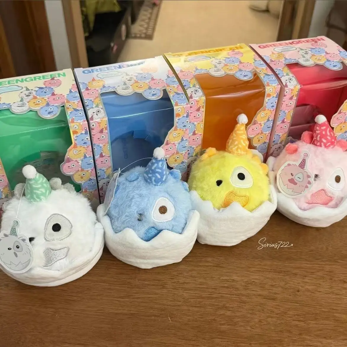 2026 Korean Wave New Christmas Hat Doll Plush Cartoon Keychain Male Group Fans Support Gift Accessories Wholesale