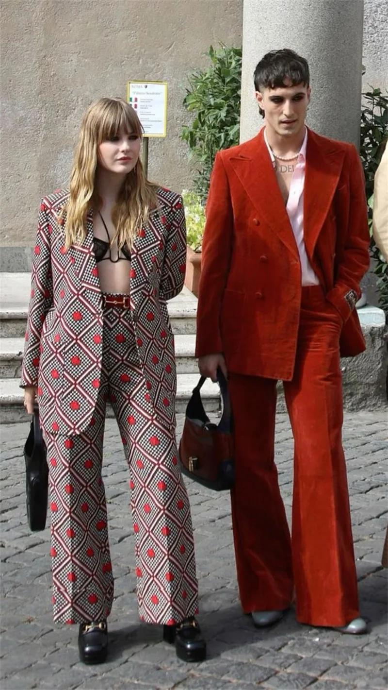 Completo da uomo in velluto rosso completo di pantaloni 2 pezzi Blazer + pantaloni Streetwear smoking da sposa sposo cappotto doppiopetto giacca su misura