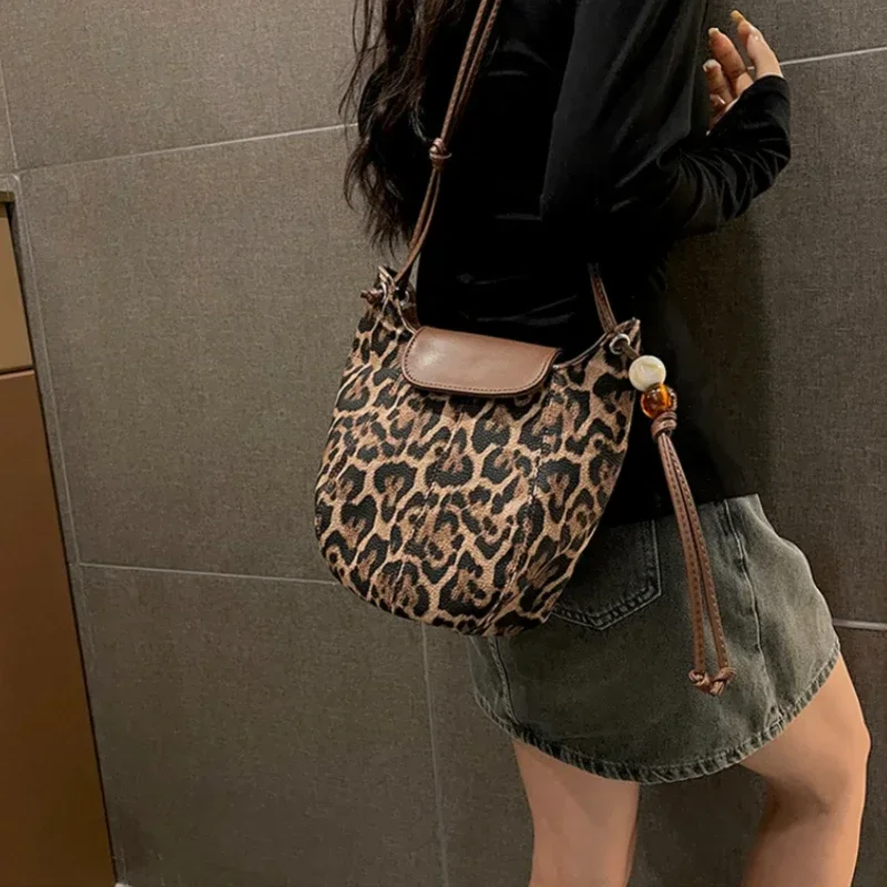 PU 2024 Hot Selling Crossbody Bag Buckle Solid Color Leopard Print Simple Fashionable Shoulder Bag Soft Versatile Trendy Handbag