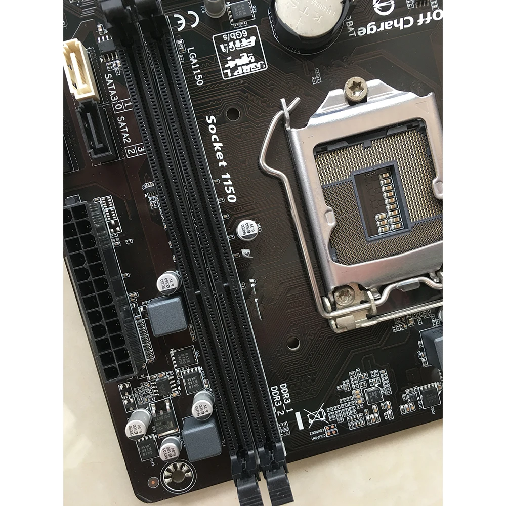 

Для материнской платы Gigabyte с двумя COM-портами и 1150-контактными контактами H81M-S2PH