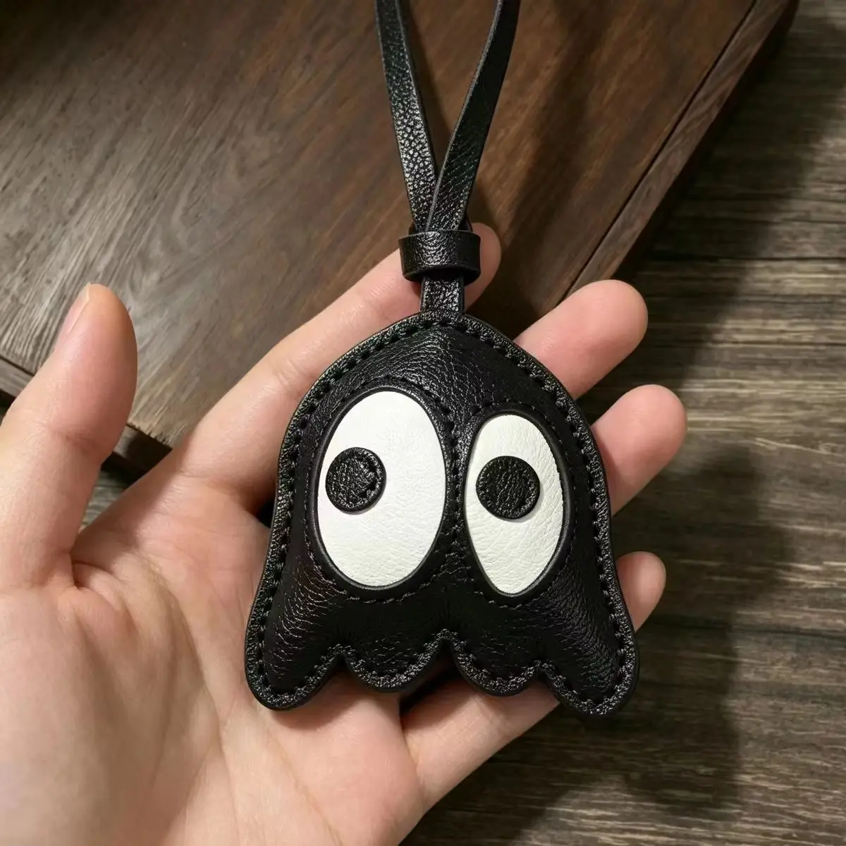 Fashion Handmade Genuine Leather Spooky Ghost Big Eyes Luxury Designer Bag Charm for Tote Purse Car Key Hanging Accessory