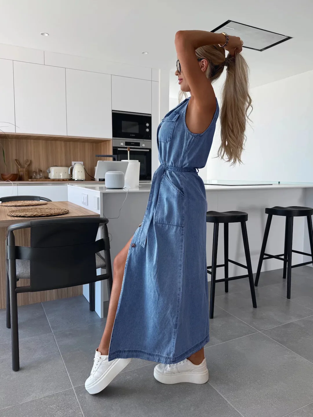 

2025 Summer Woman Clothing Denim Long Dress Sleeveless Fitted Waist Single-Breasted Casual Elegant Everyday Versatile