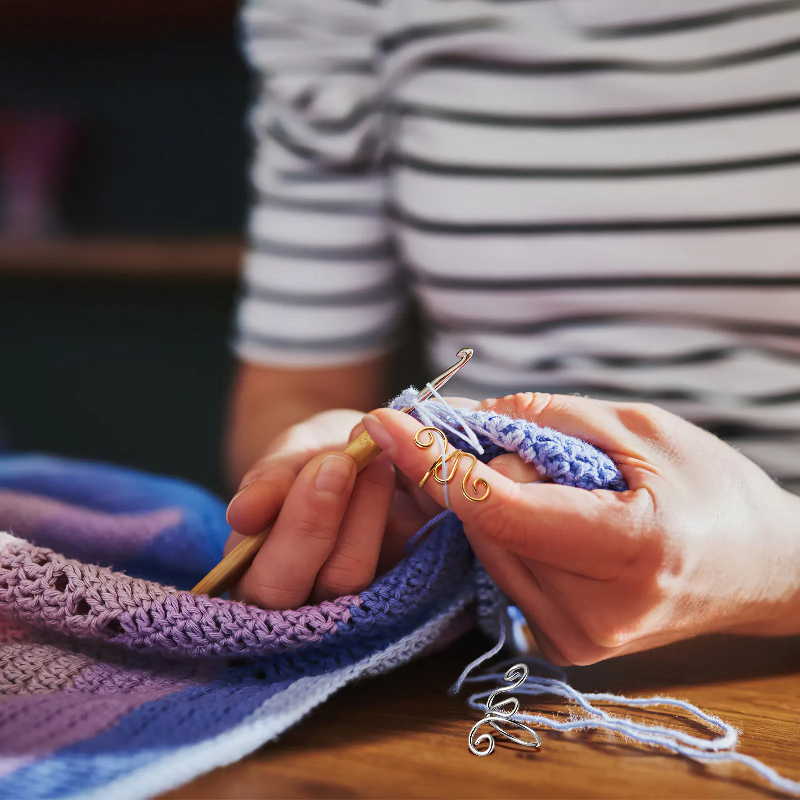 

2Pcs Crochet Rings Metal Adjustable Tension Rings Yarn Guide Finger Loops Knitting Crochet Accessories Knitting Loops