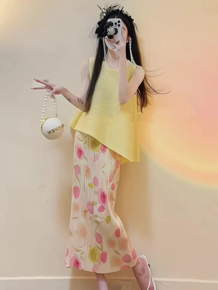 

Summer Trend Women's Pleated Vest Sloped Hem Inner Wear Floral Half Skirt Elegant Simple Style Commute Silk Top Chinese Brand