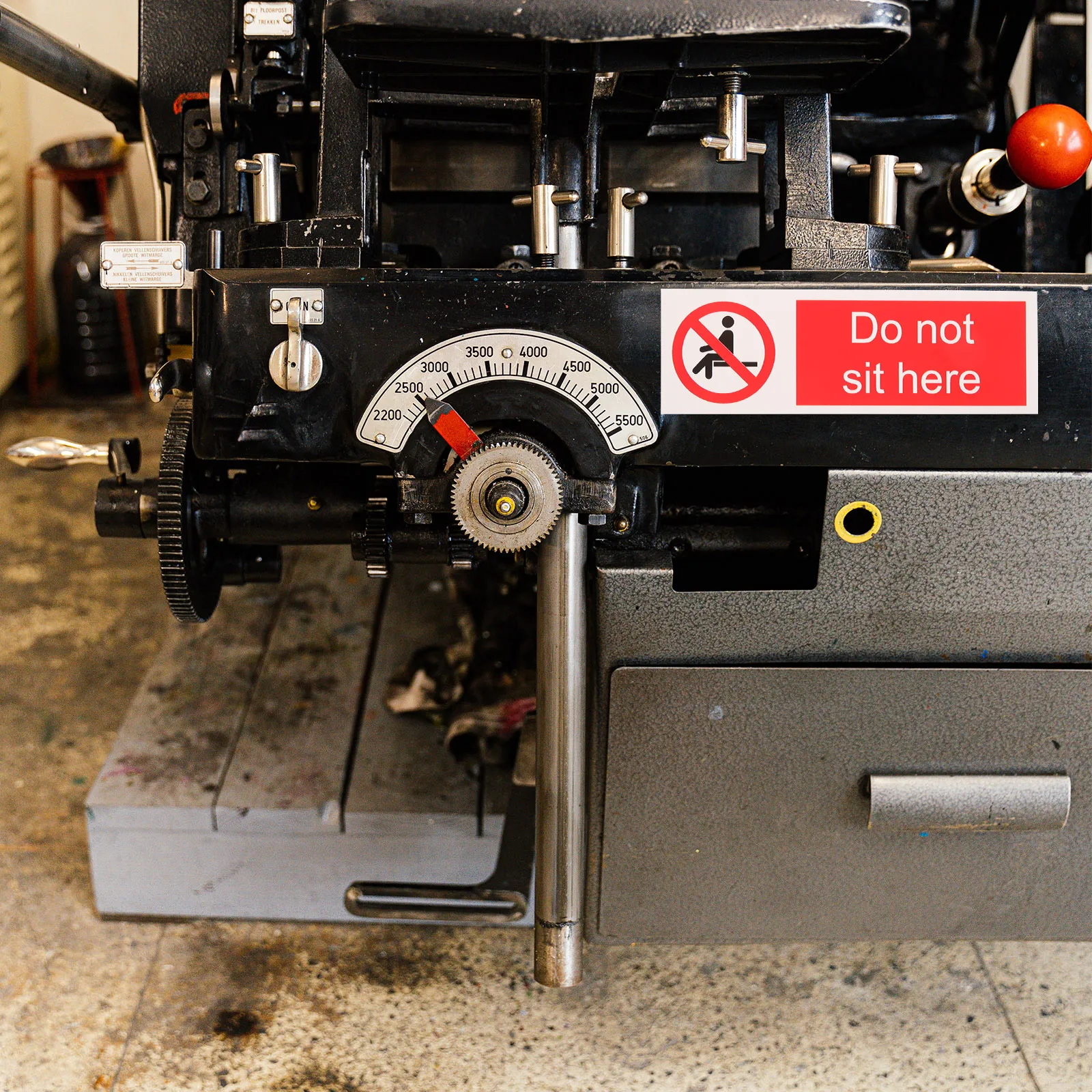 

Here Sticker Strong Adhesive Warning Sign Safety Label for Office Park Factory Waterproof Not Fade