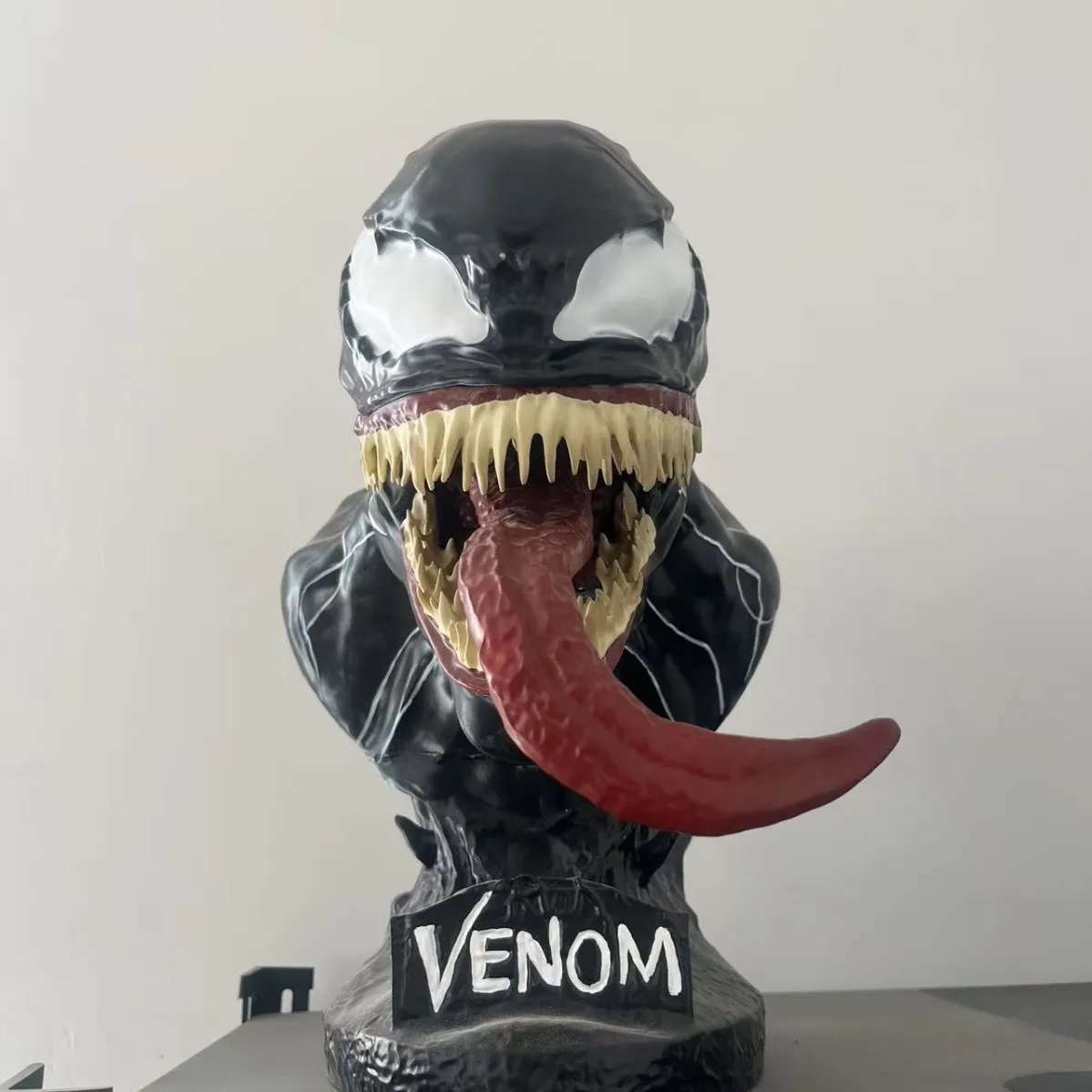 18-38 ซม.Marvel Venom รูปหน้าอกงานฝีมือเรซิ่น Venom Figurine Collection ตกแต่ง Tabletop จอแสดงผลของเล่น Figurine xmas ของขวัญ
