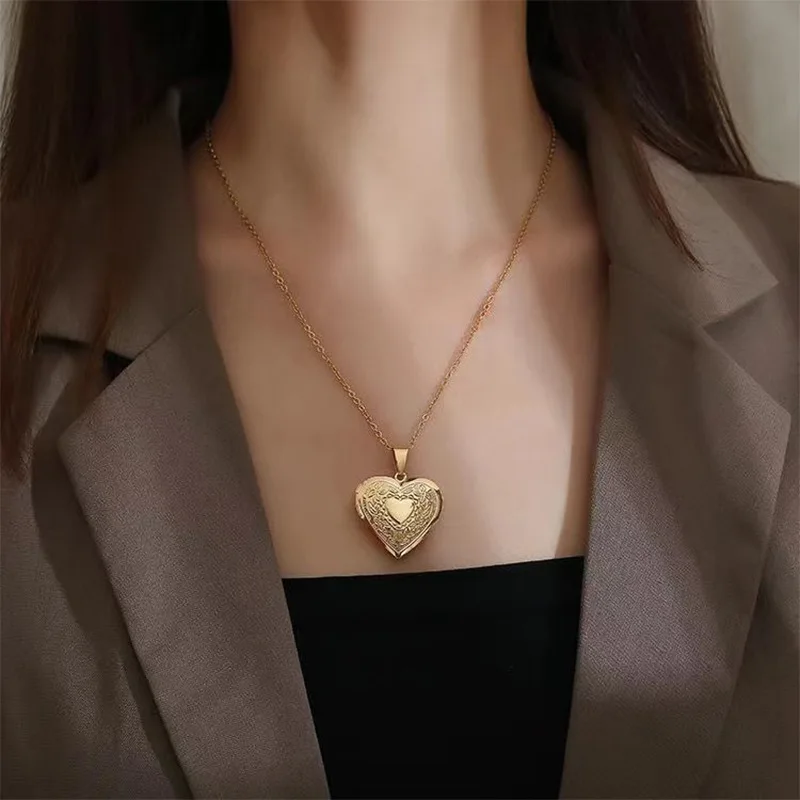 Personality Stainless Steel Heart Can Be Opened in A Photo Frame Commemoration Pendant Necklaces for Women Collar Jewelry Gift