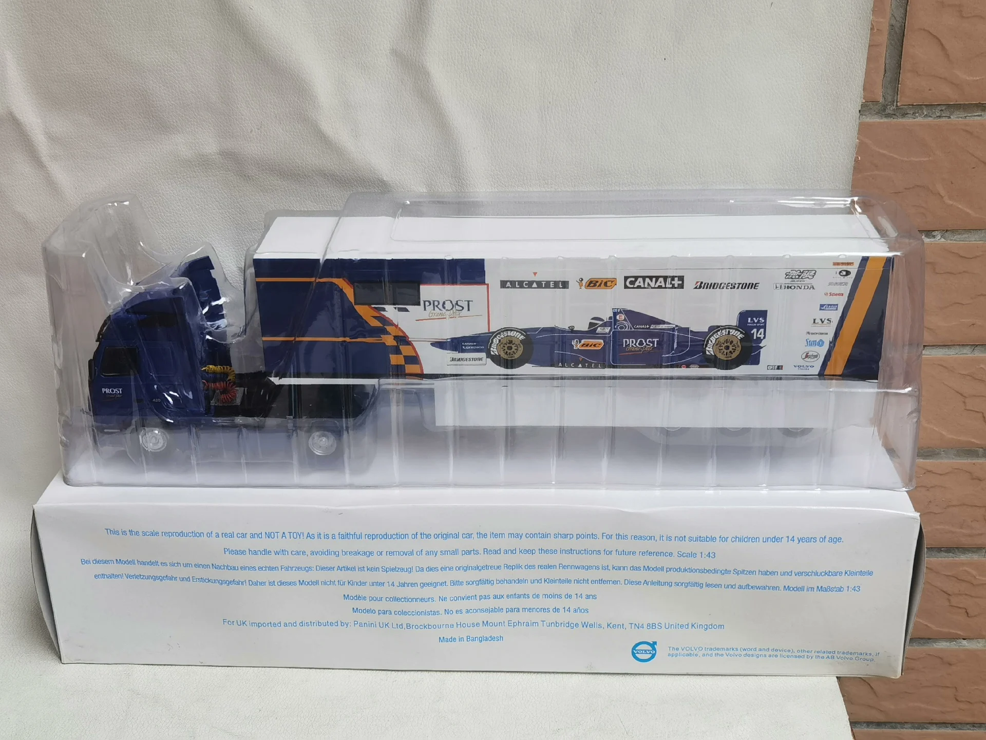 

Масштабная модель IXO 1/43: VOLVO FH12, передний грузовик из сплава, пластиковый транспорт для Формулы-1, 3 модели автомобилей из сплава