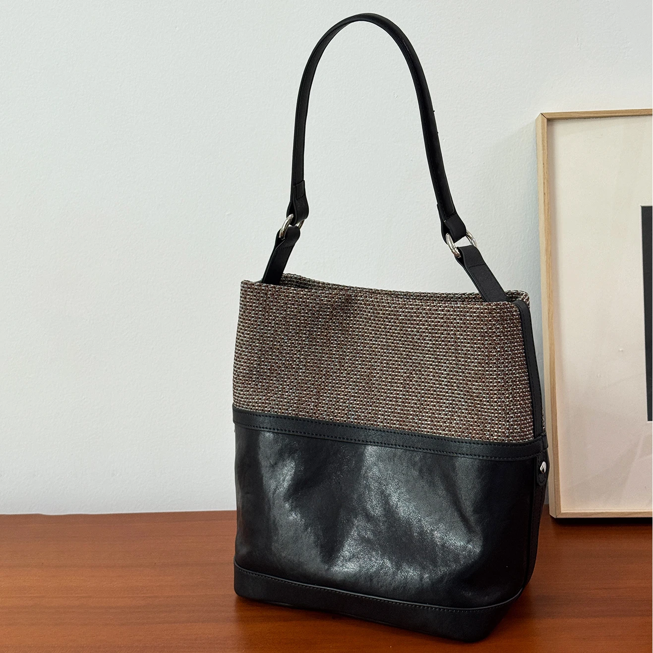

First layer cow leather spliced ​​cotton linen bucket bag new contrast color women's bag vintage casual portable shoulder bag