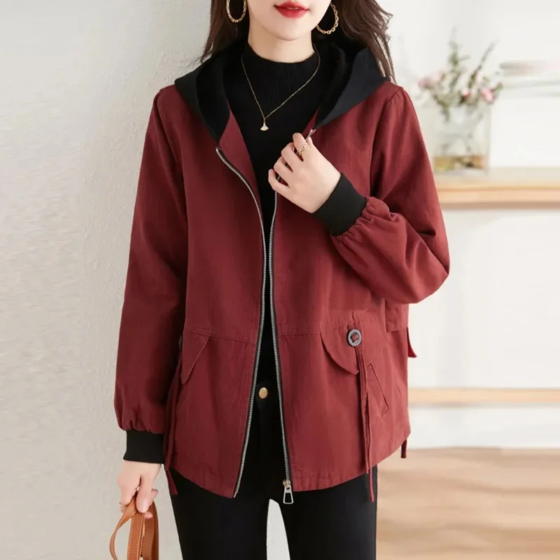 Women Short Coat Denim 2024 Spring and Autumn New European Fashion Trend This Year\'s Popular Jacket Top Hooded Windbreaker Trend