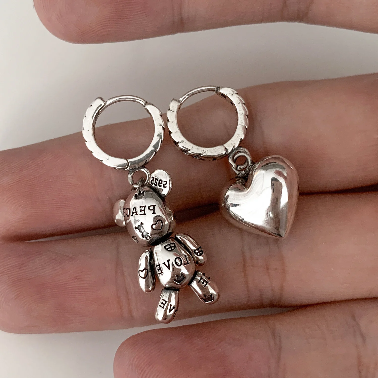 Vintage Silver Plated Little Bear Love Heart Asymmetric Hoop Earrings For Women Girl Fashion Prevent Allergy Party Jewelry Gift