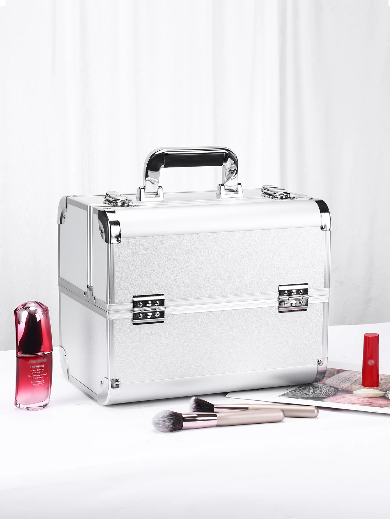 Makeup Train Case Aluminum Alloy Case Pedicure Tool Box with Handle Cosmetic Box Portable Makeup Case Organizer