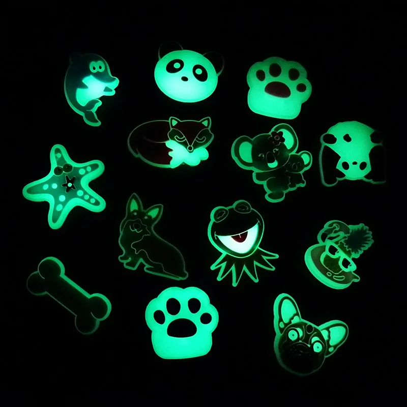 Animais Brilhantes Amuletos de Sapato, Buldogue Luminoso, Panda, Tira Fluorescente, Acessórios de Sapato, Glow in the Dark, 1 pc, 20pcs