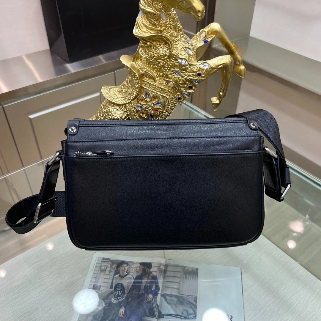 

New Mens Crossbody Bags Classic Luxury High Quality Shoulder Bag Casual Multi Function Briefcase for Daily Commute Outdoors