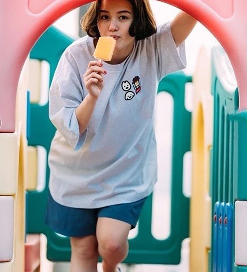 2025 夏のホットセール漫画パターン印刷ファッショントレンドブランドルーズで快適なラウンドネックピュアコットンユニセックス