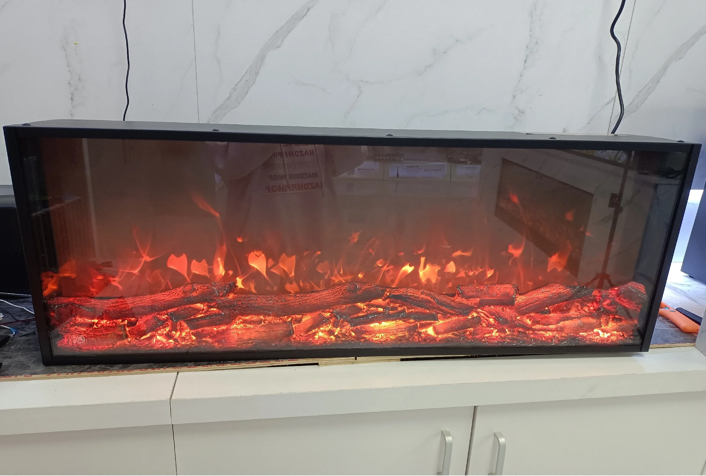 Modern Indoor Decor Electric Fireplace with Remote Control 7 Flame Colors Dimmable Intelligent Electric Fireplace without Base