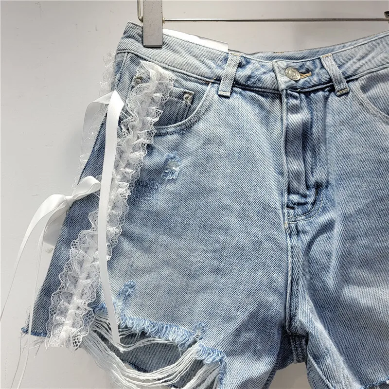 DEAT Women's Shorts High Waist Broken Holes Lace Edge Bow Wide Leg A-line Denim Short Pants 2024 New Fashion Winter 29L9101