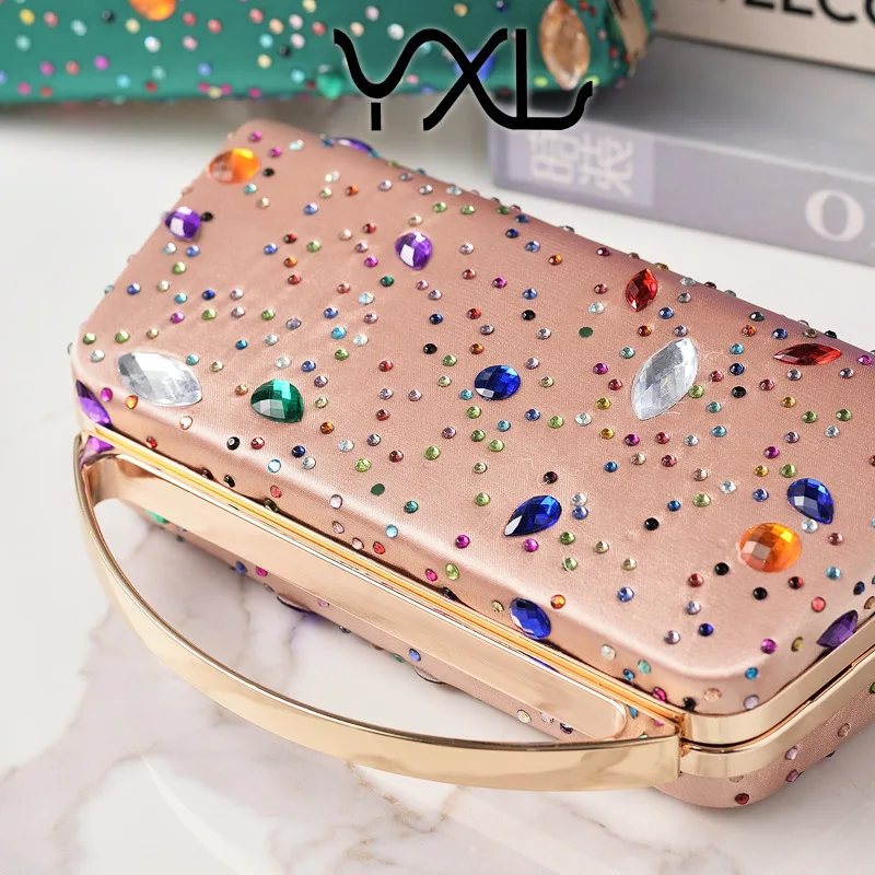 حقيبة يد حريرية فاخرة أوروبية وأمريكية مرصعة بأحجار الراين حقيبة حفلات متعددة الاستخدامات للتجمعات حقيبة الكتف عبر الجسم