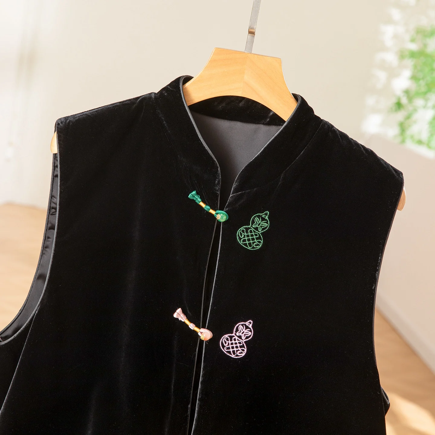 Winsleter-Bottom 100% vera seta elegante gilet di velluto, ricamo stand, gilet da donna con temperamento retrò, autunno 2025 C5O810CC