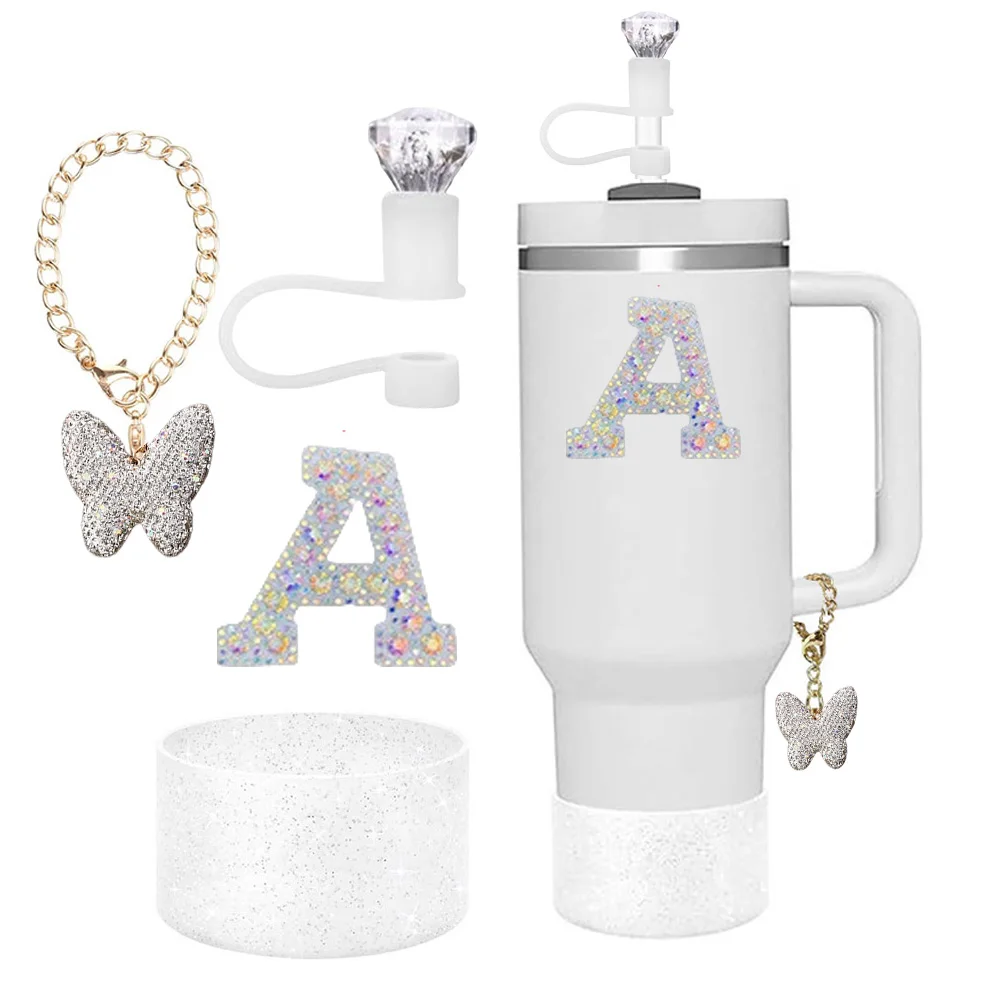 4-teiliges funkelndes Tumbler-Zubehörset – Diamant-Strohhalm-Topper, Schmetterlings-Charm, Anfangsbuchstabe und glitzernde Silikon-Stiefelhülle