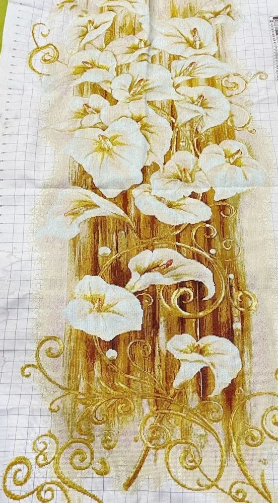 [finished product] Hand embroidered cross stitch finished product Gorgeous lily vertical version 70 * 150 cm