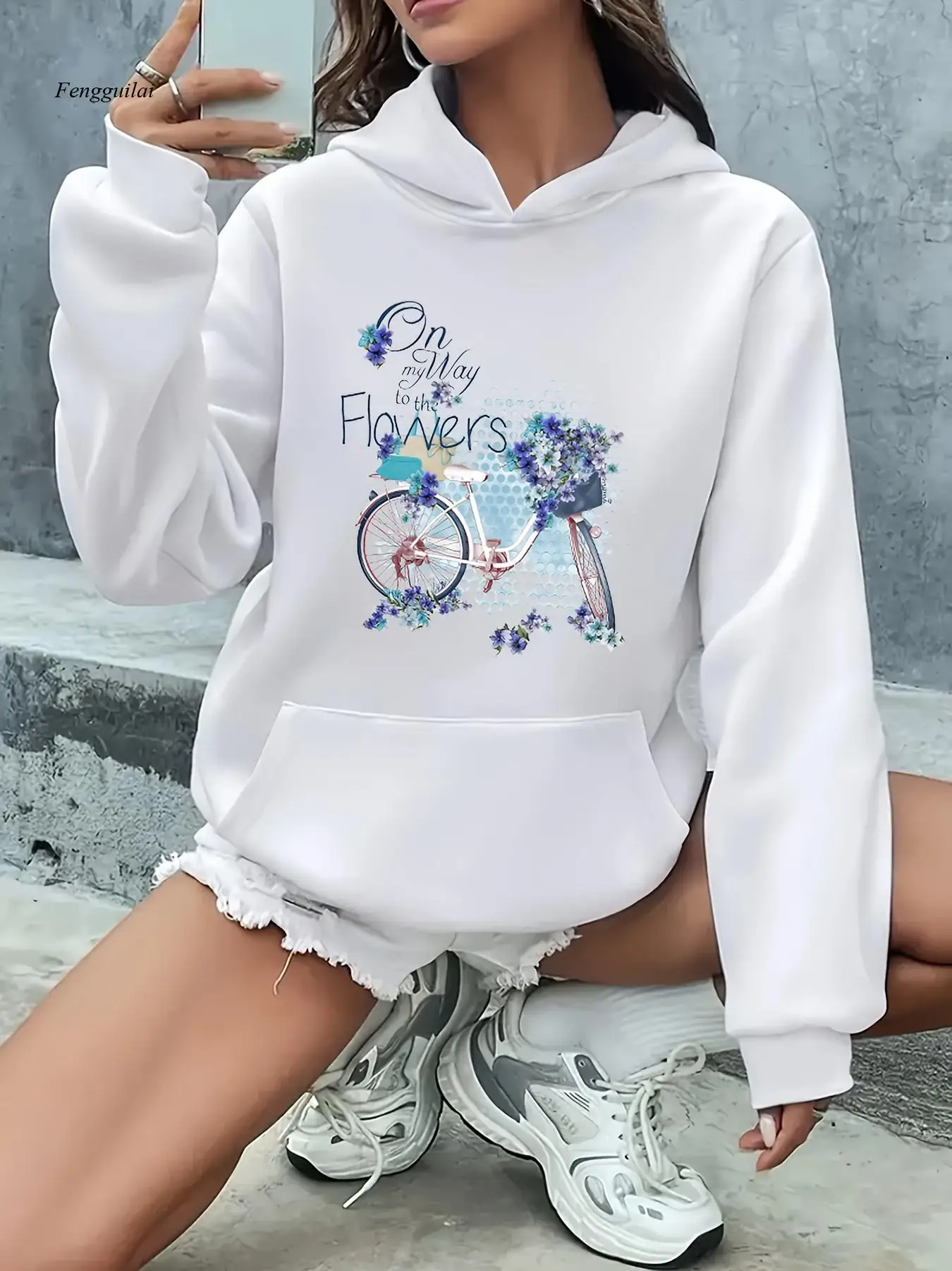 Moletom com capuz com estampa floral de bicicleta e bolso canguru, moletom casual de manga comprida com cordão