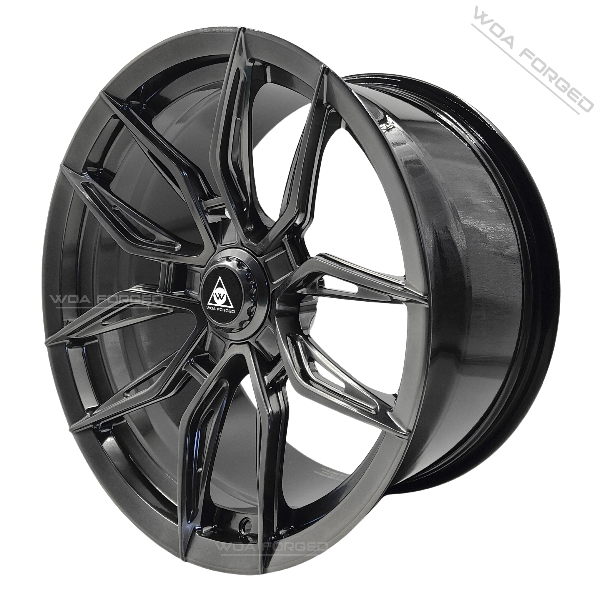 

Overall Deep Recessed Popular18 19 20inch Wheels with Center Lock Featuring Unique Spoke Design in Gun Gray Finish Refined ForM2