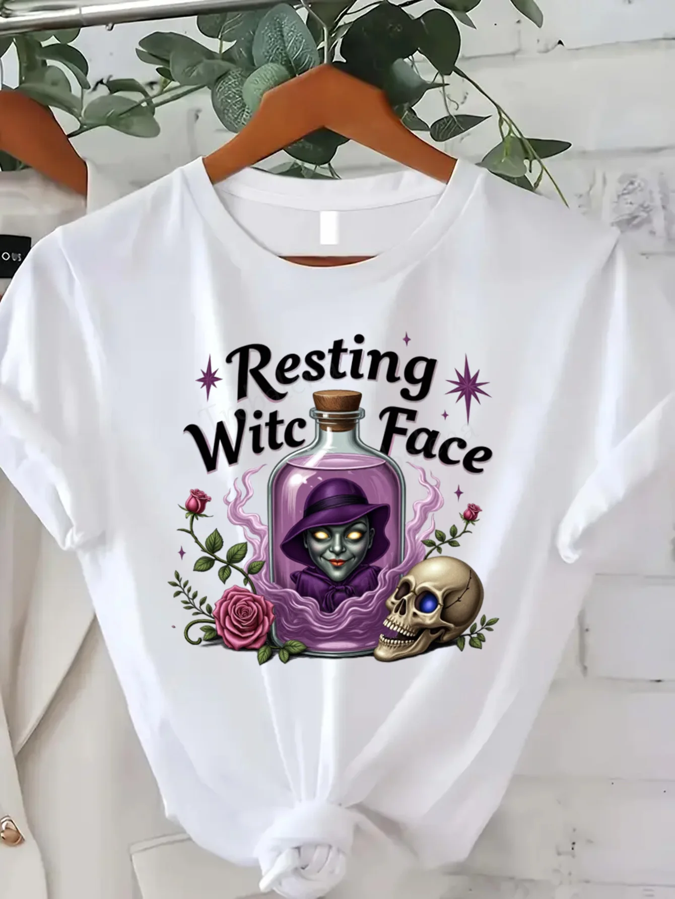 جولة الرقبة تي شيرت الساحرة الوجه تي شيرت المرأة زائد حجم هالوين ماجيك الأرجواني الساحرة تصميم قصيرة الأكمام المحملة أزياء عارضة أعلى