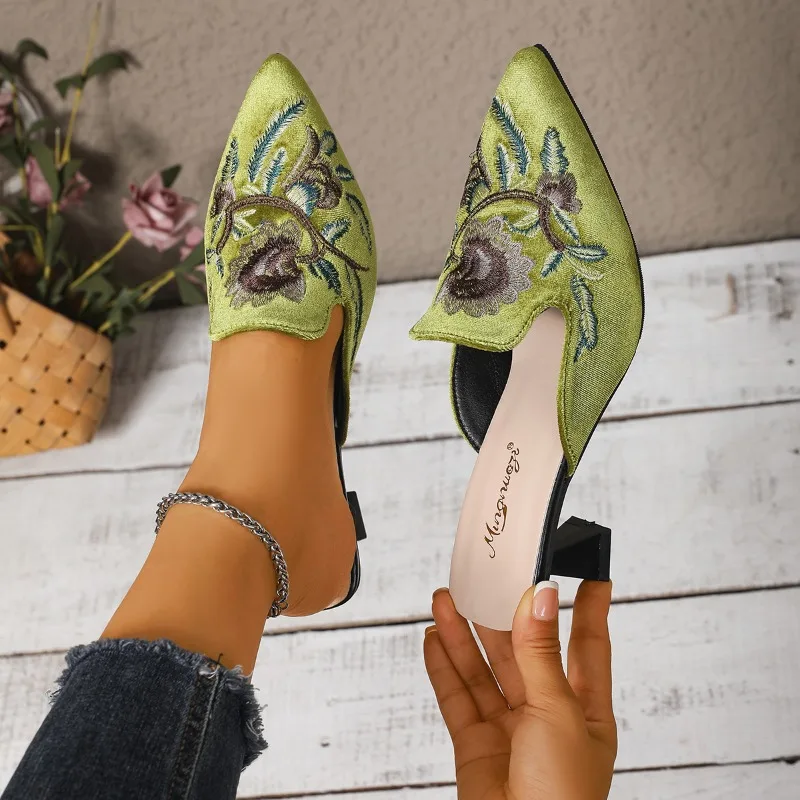 

Современные тапочки в необычном стиле на высоком каблуке, весенне-осенняя женская обувь с вышивкой, распродажа, новинка 2025 года, сексуальные женские тапочки