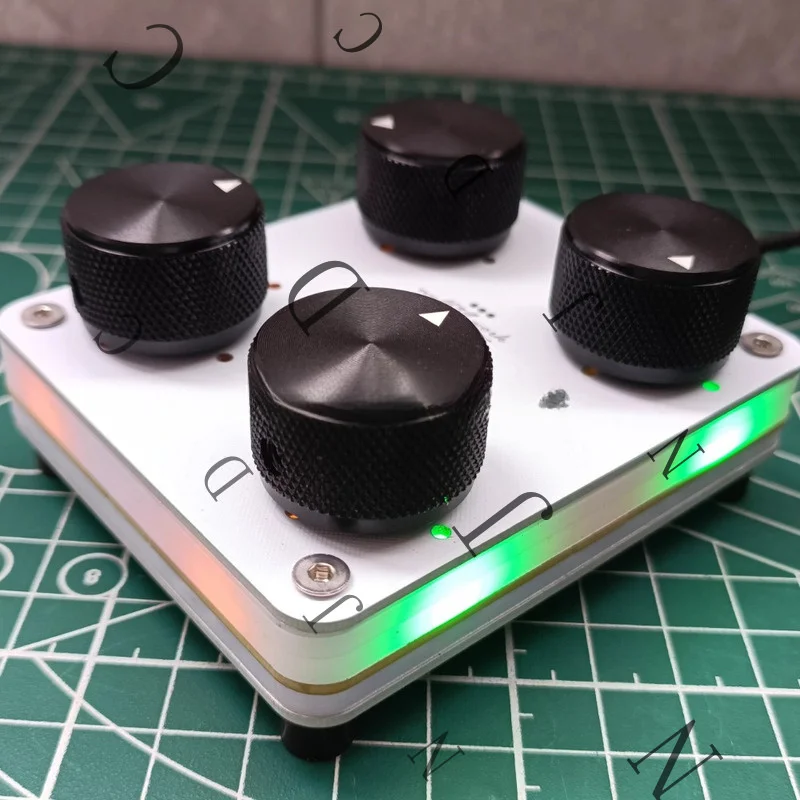 Four Knobs Customizing CC Information Volume, USB-C Interface, Music Host Software, And MIDI Controller