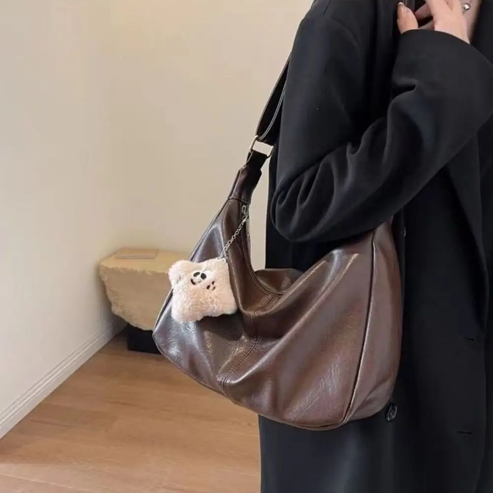 حقيبة كتف مترهل مصممة للنساء من جلد البولي يوريثان بسعة كبيرة حقيبة تحت الإبط ريترو للسيدات حقيبة يد نسائية