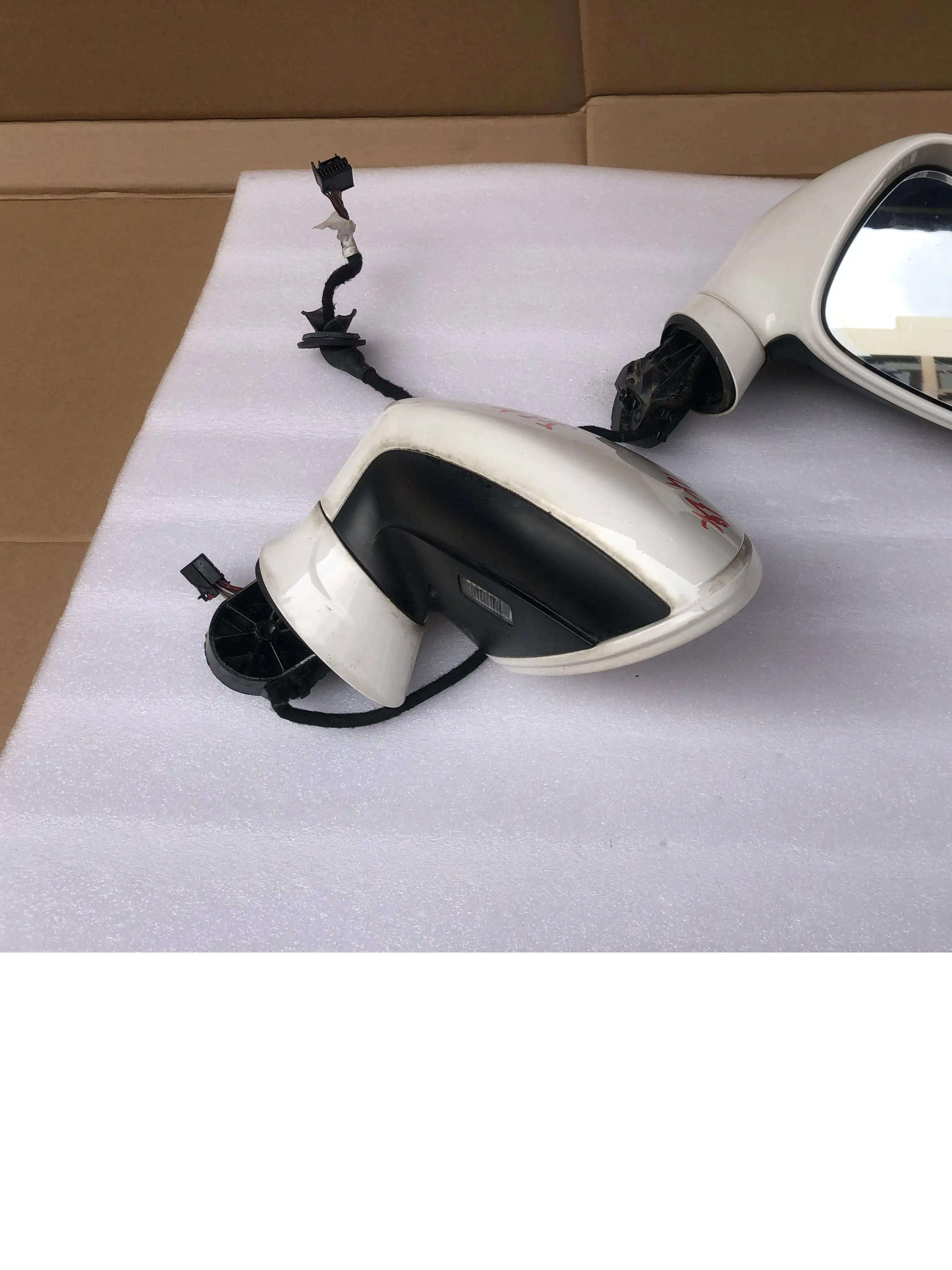 ผู้ค้าส่งอะไหล่รถยนต์มือสอง กระจกมองข้างปี 2010 2013 สำหรับรถปอร์เช่ พานาเมร่า 970