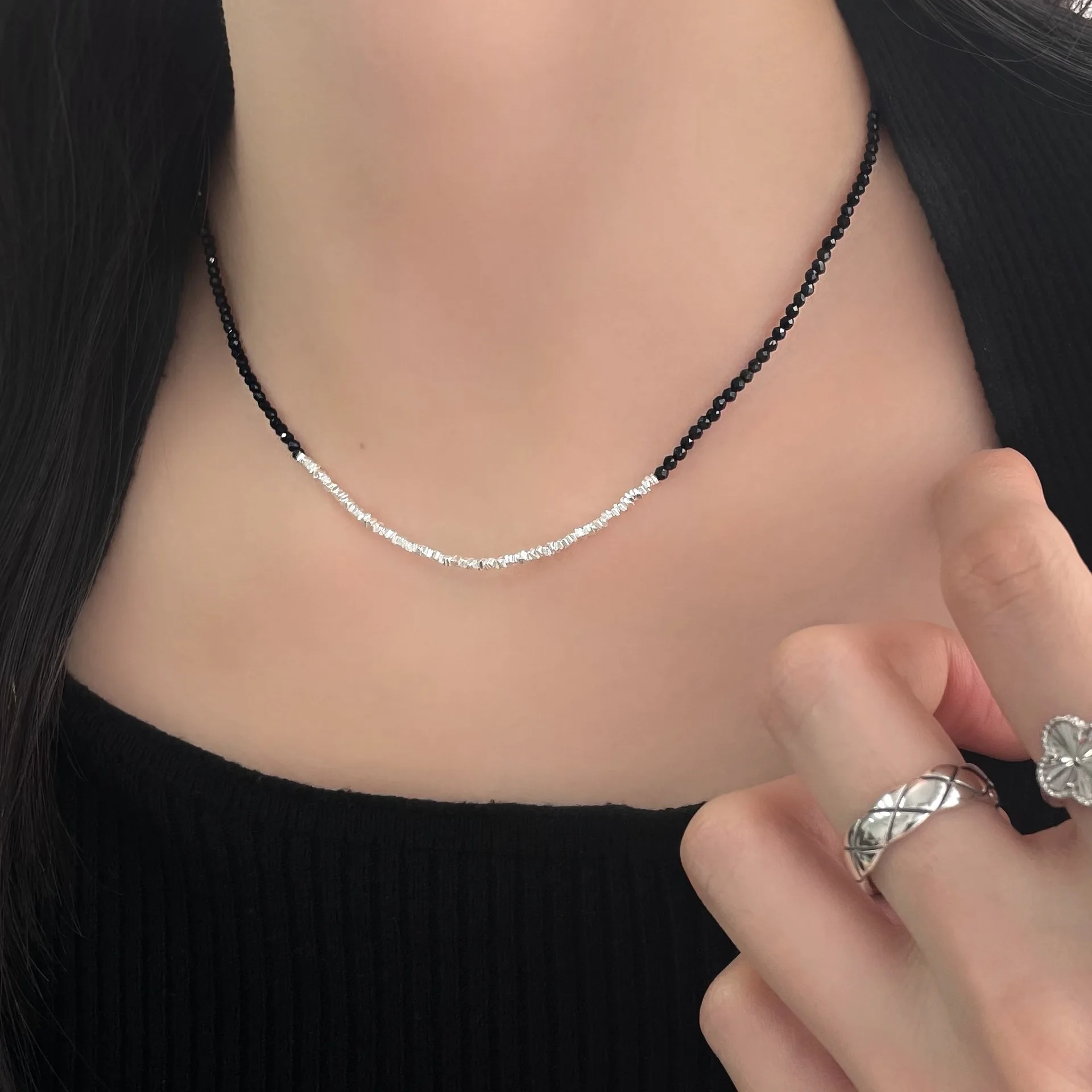 

S925 pure silver shattered silver black pointed crystal necklace collarbone chain niche design high-end bracelet