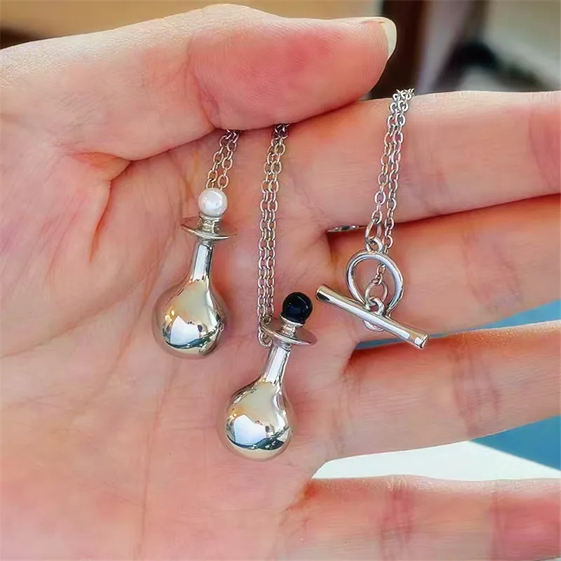 

Fashion Bottle Design Long Necklace Pendants For Women New Luxury Metallic Sweater Chain Jewelry Accessories