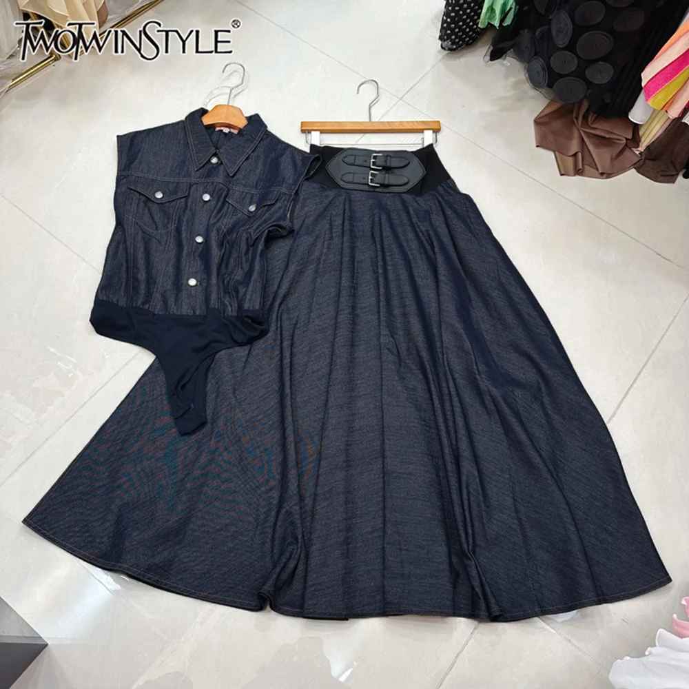 

TWOTWINSTYLE French Style Denim Two Piece Sets For Women Lapel Sleeveless Top High Waist Skirt Vintage Chic Set Female KSE532966
