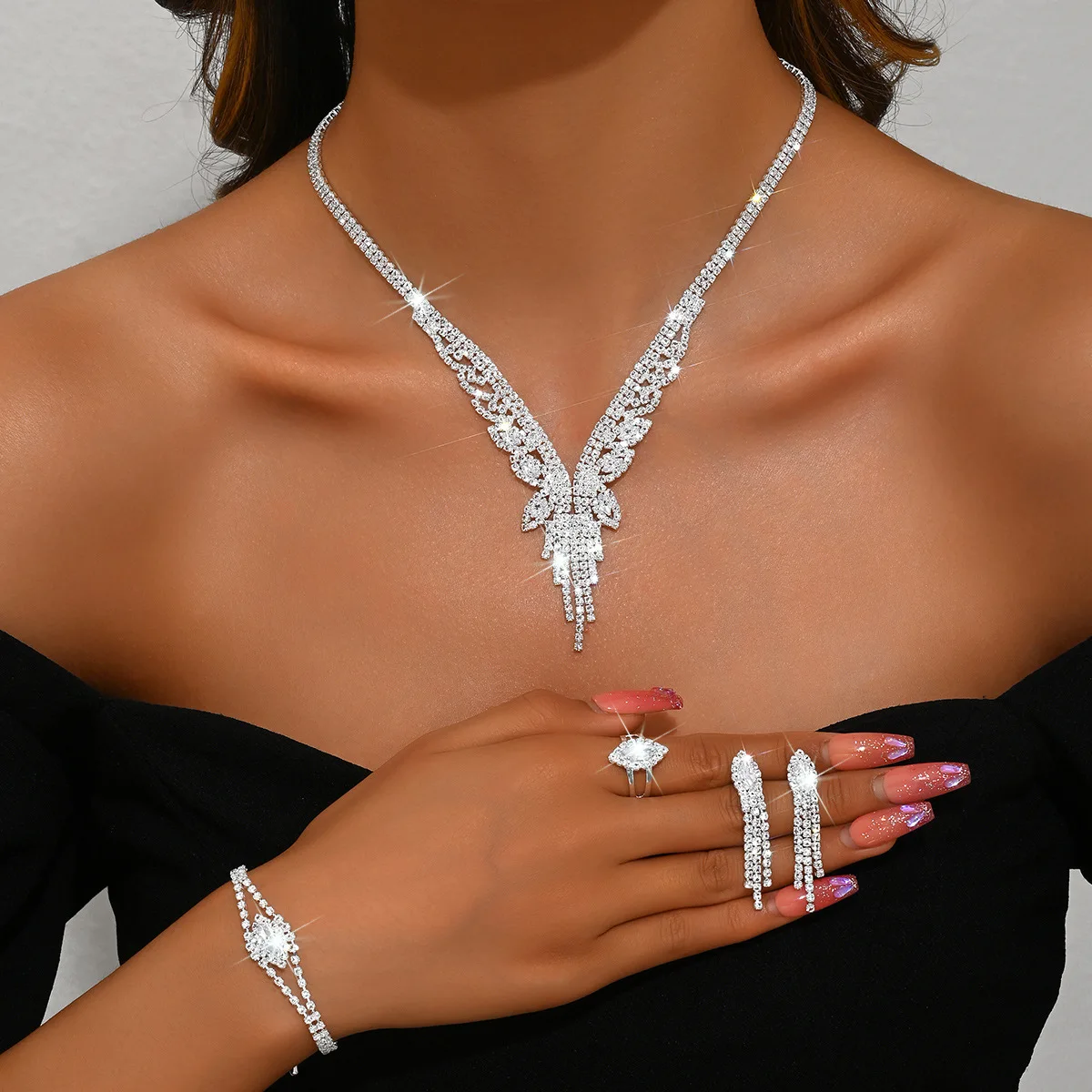 

5PCS Set Women's Fashion Hollow Tassel Necklace Ring Earrings Bracelet Jewelry Set Wedding Banquet Party Festival Gift