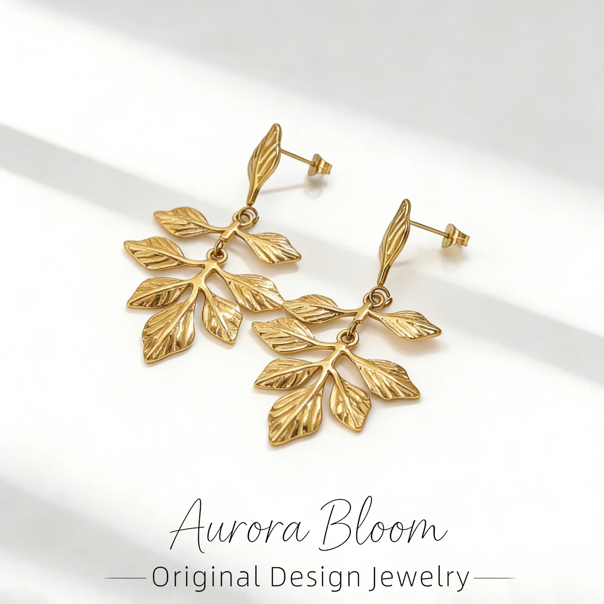 

AURORA Vintage Movable Leaf Stud Earrings For Women's Fashion Stainless Stee Earrings 18K Gold-Plated Ear Cuffs Women's Jewelry
