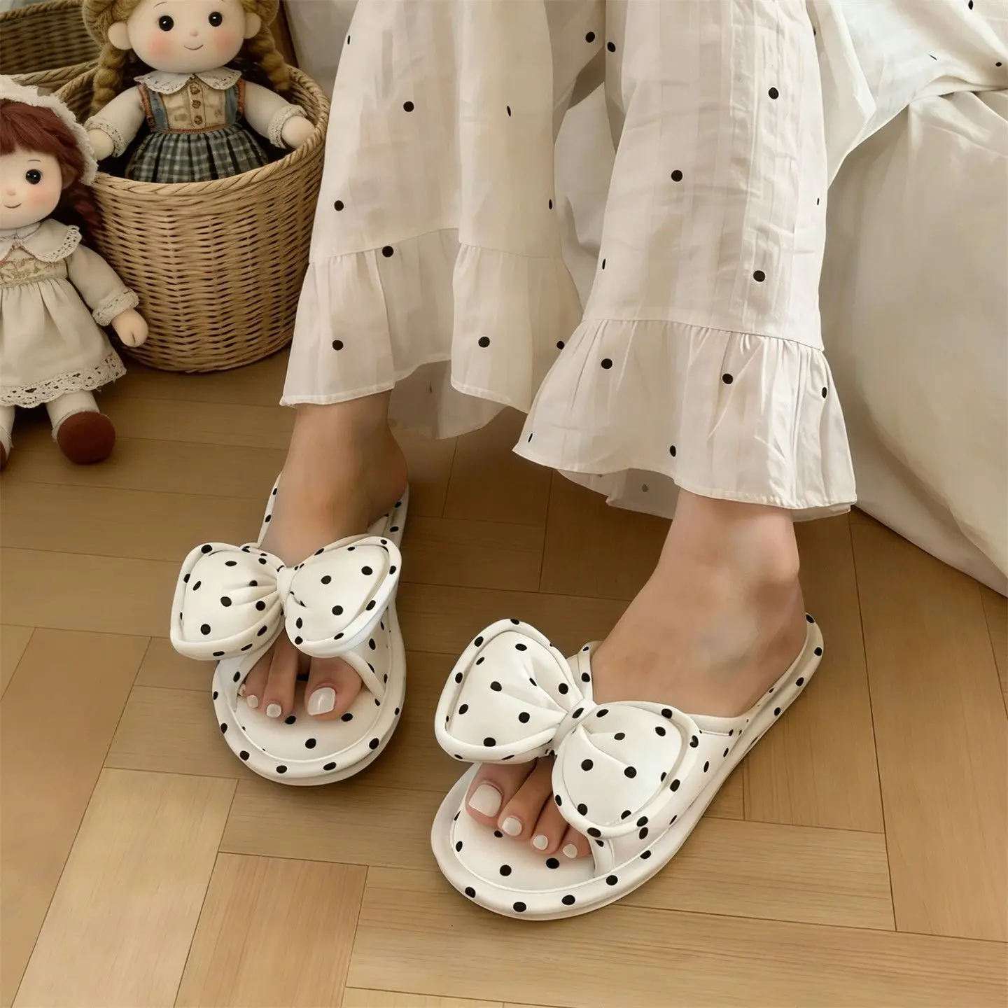 

Sweet White Polka Dot Slippers with Big Bow Decor Comfy Indoor Open Toe Slides Ladies Soft Cozy Home Slipper