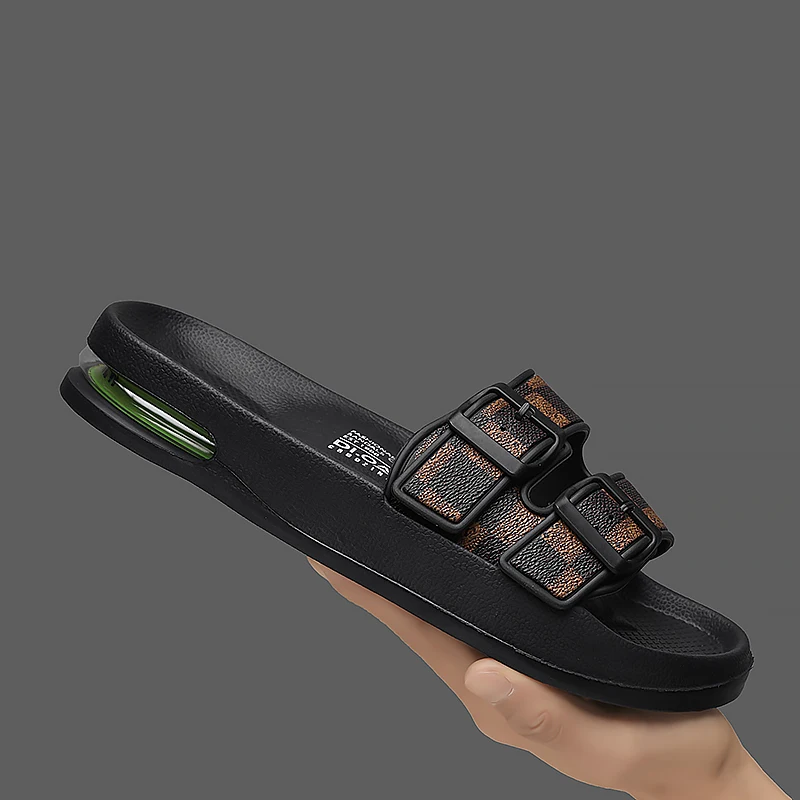 Zapatillas de moda para hombre 2025, novedad de verano, chanclas de diseño, zapatillas de cuero de lujo, zapatos de playa informales con sandalias con cojín de aire