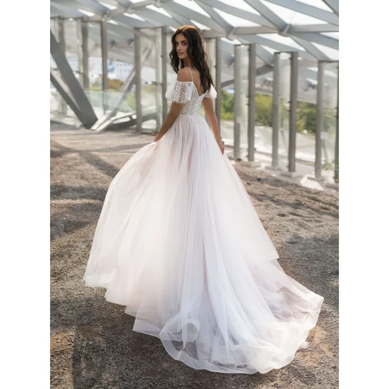 Großes weißes Brautkleid mit tiefem V-Ausschnitt, schmale Passform und schlankmachenden zwei Schultern, Spitzenblume, One-Shoulder-Damen-2025, neuer Stil