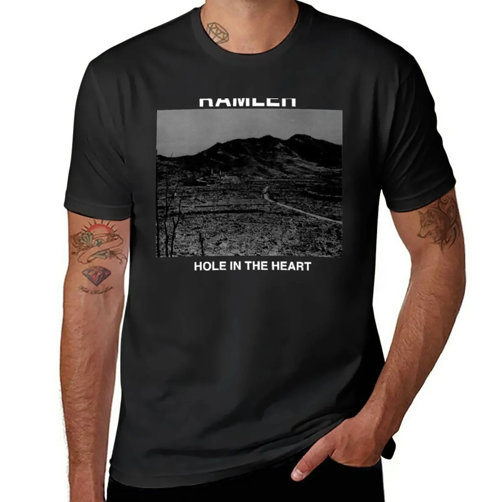 New Ramleh - Trou dans le coeur T-shirt classique T-Shirt black t shirt Blouse Short t-shirt mens champion t shirts