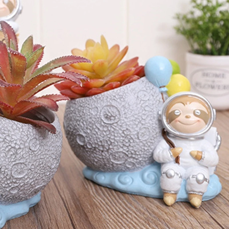 Concrete Mould Hand-Making Plant Pot Mold Sitting Astronaut Shaped Hand-making Silicone Moulds for DIY Succulent Planter