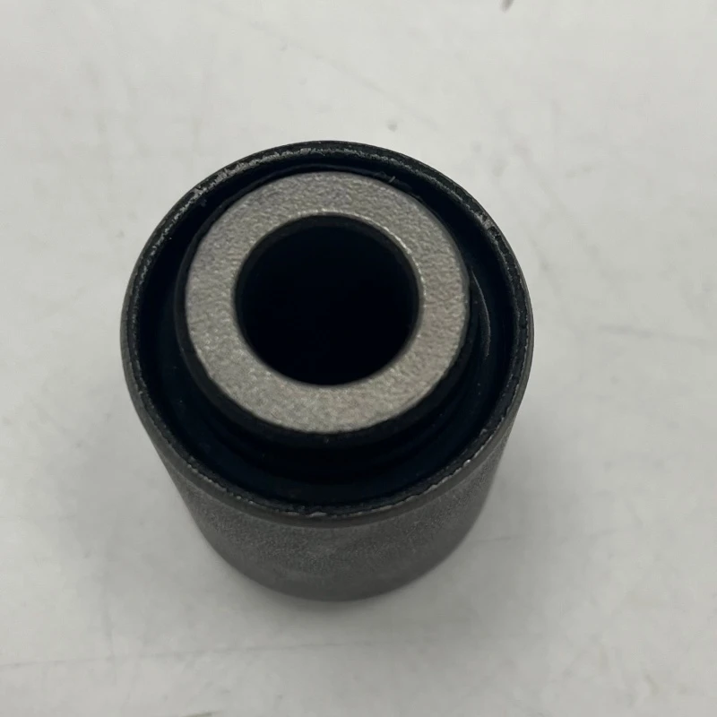 For Toyota Land Cruiser Hilux Lexus GX470 Genuine new rear lateral control lever bushings 48706-60060