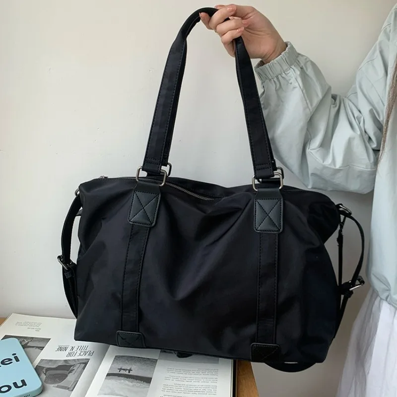 

2025 New Korean Version Casual Tote Bag Large Capacity Nylon Messenger Bag Trendy Cool Hand-held Travel Bag Women Luggage Bag