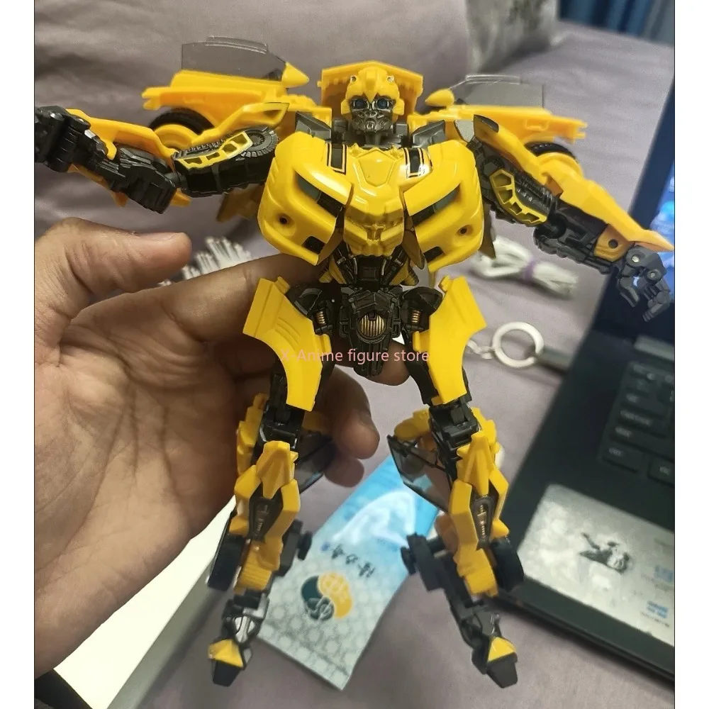 Baiwei Transformerende Speelgoed TW1025 Gele Bee Auto Robot Film 5 Action Figure Model Ornament Jongens Nieuwe Jaar Geschenken op Voorraad