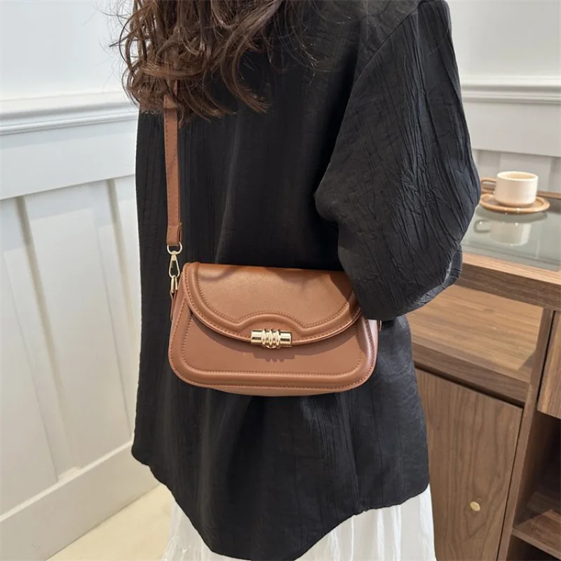 حقيبة كروس من جلد البولي يوريثان الفاخرة البسيطة للنساء، صغيرة أنيقة ونحيفة للاستخدام اليومي